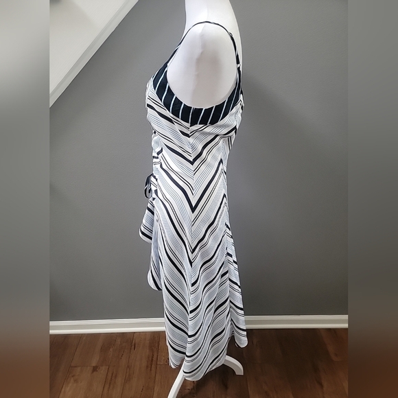 Adelyn Rae Midi Dress Size S Stripes Adjustable Straps Vacation Date Night - Picture 4 of 7